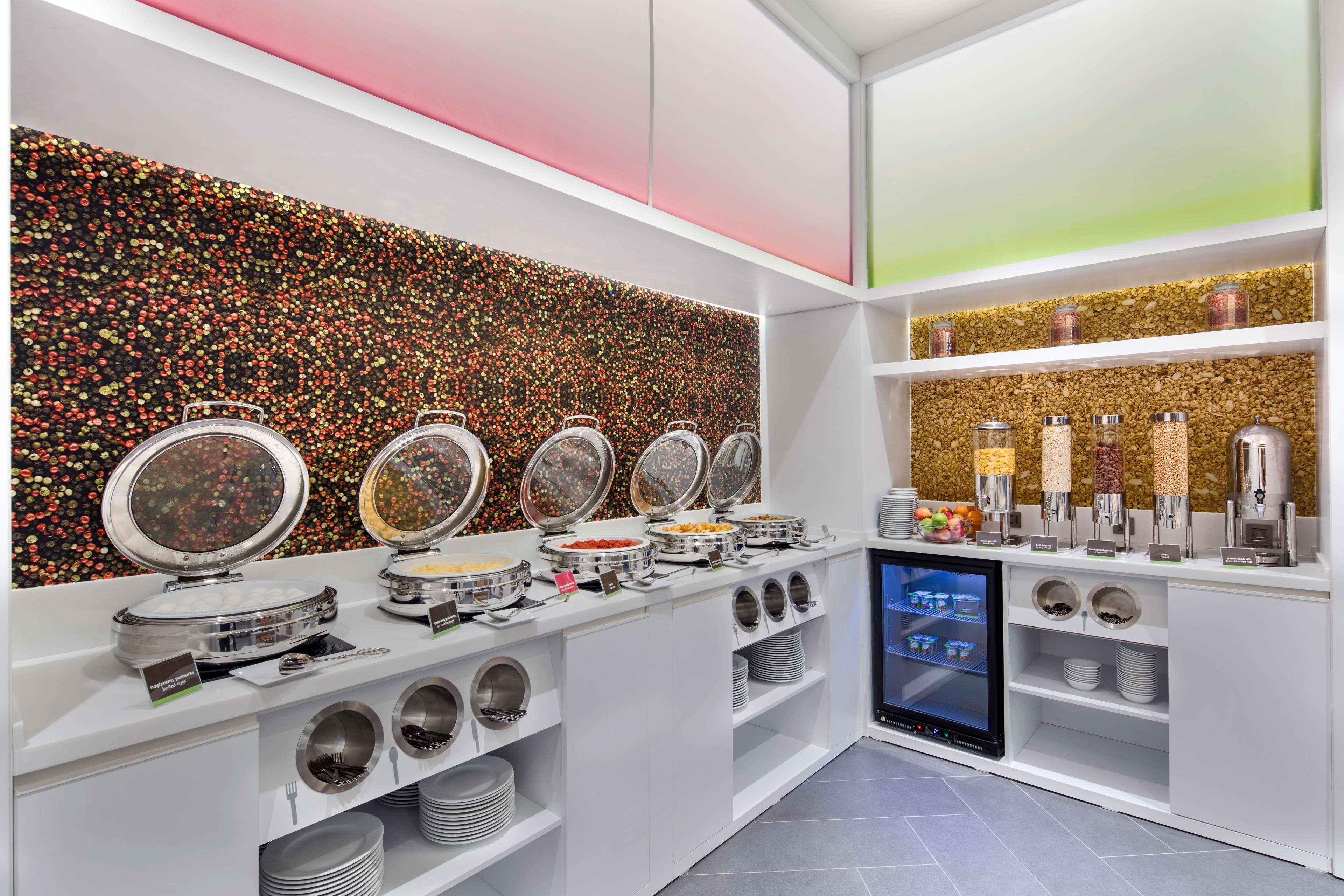 Hampton By Hilton Istanbul Zeytinburnu Istambul Exterior foto