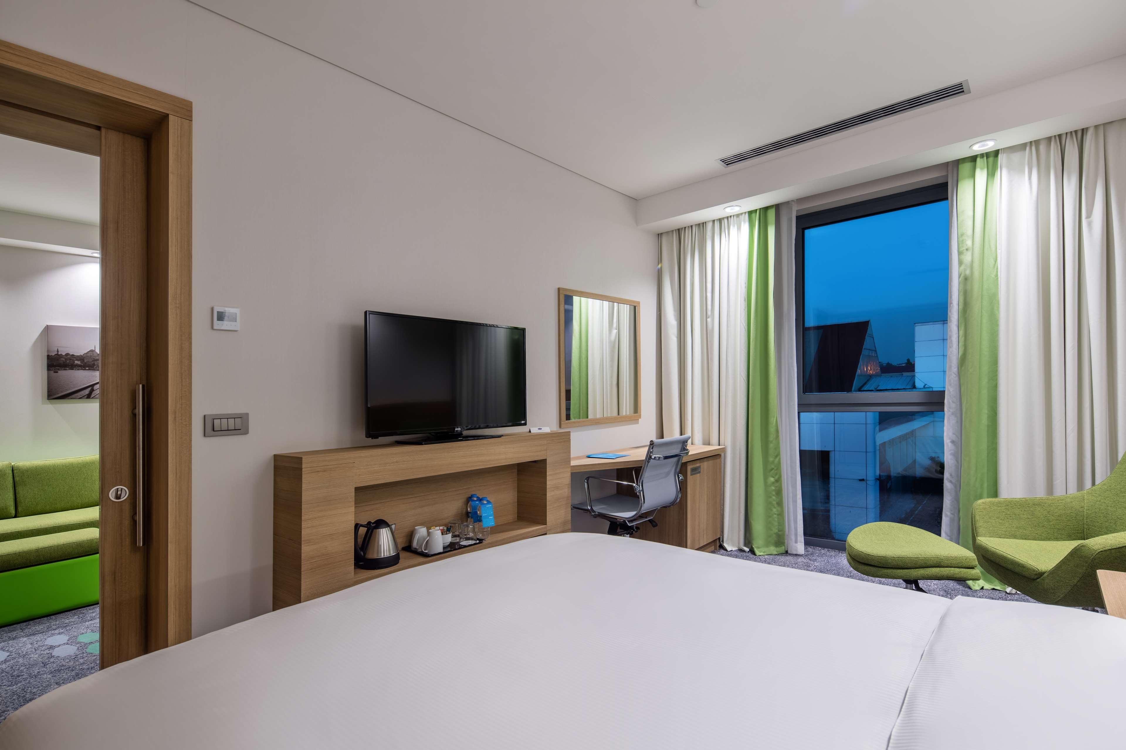 Hampton By Hilton Istanbul Zeytinburnu Istambul Exterior foto