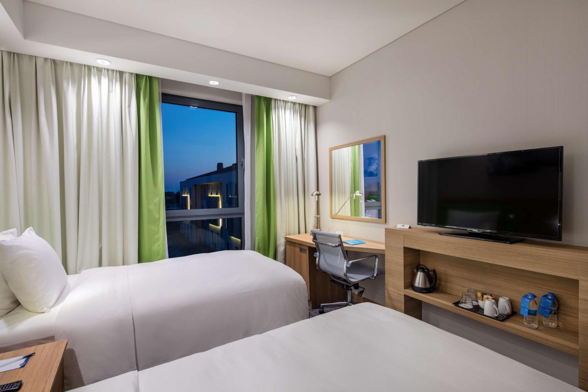 Hampton By Hilton Istanbul Zeytinburnu Istambul Exterior foto