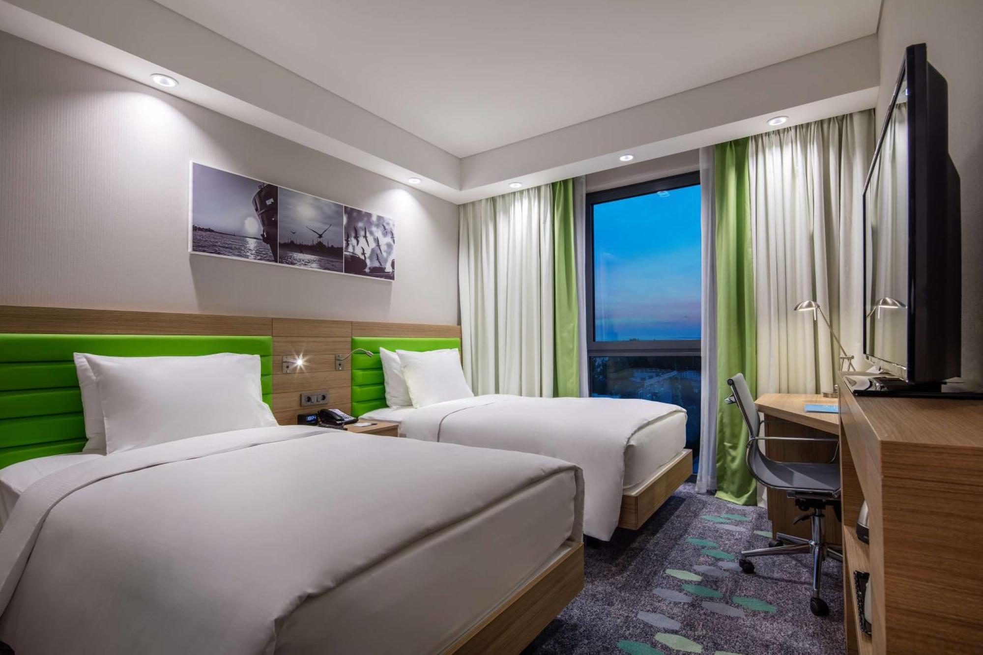 Hampton By Hilton Istanbul Zeytinburnu Istambul Exterior foto