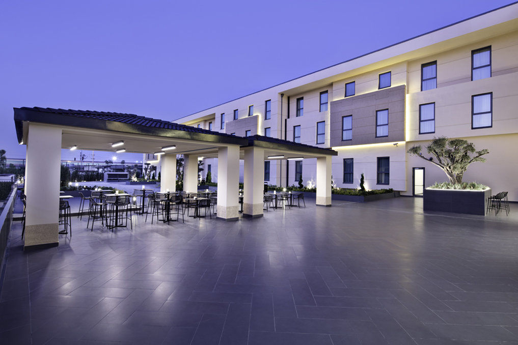 Hampton By Hilton Istanbul Zeytinburnu Istambul Exterior foto